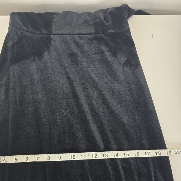 Jenny Yoo Black Velvet Jordan Asymmetrical Shoulder Formal Bridesmaid Dress 10 - Picture 13 of 16